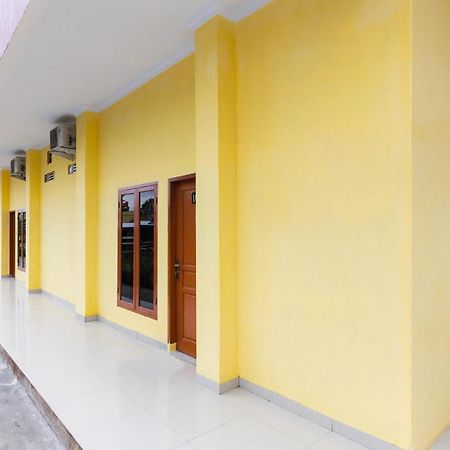 Spot On Oyo 1988 Pondok Seril Syariah Makassar Exterior photo